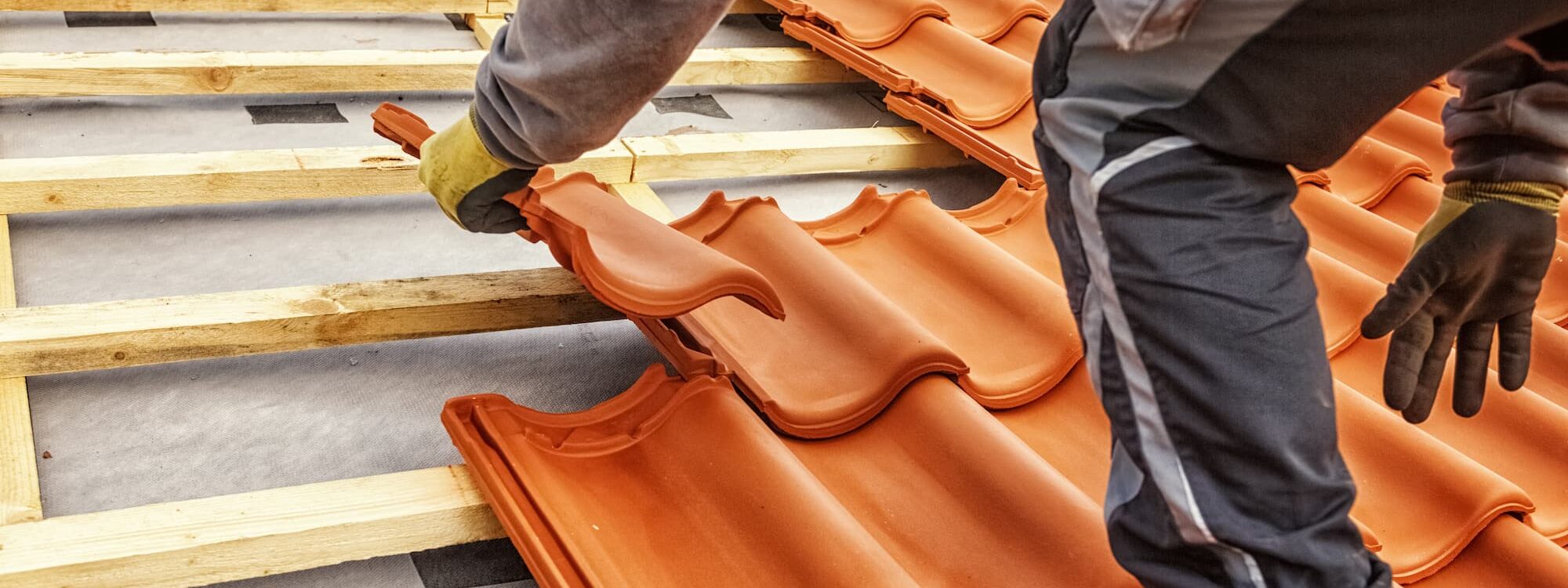 Quels sont les avantages des différents types de tuiles pour votre toiture ? Ostwald